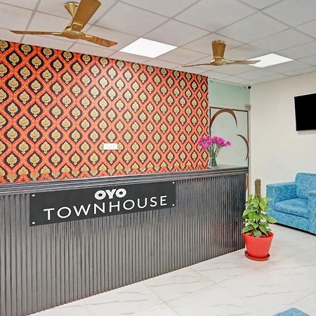 Hotel O Heritage Inn Noida Bagian luar foto