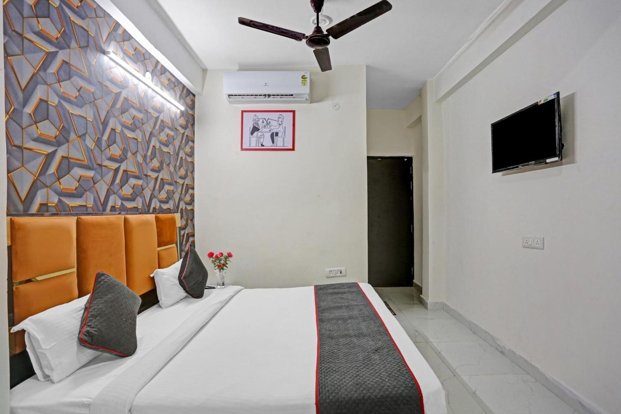 Hotel O Heritage Inn Noida Bagian luar foto