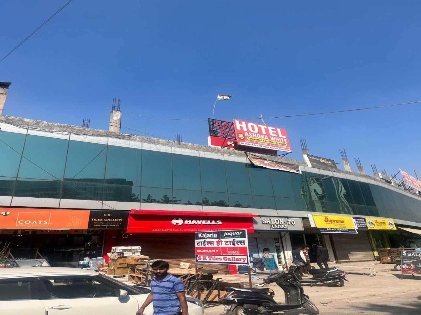 Hotel O Heritage Inn Noida Bagian luar foto
