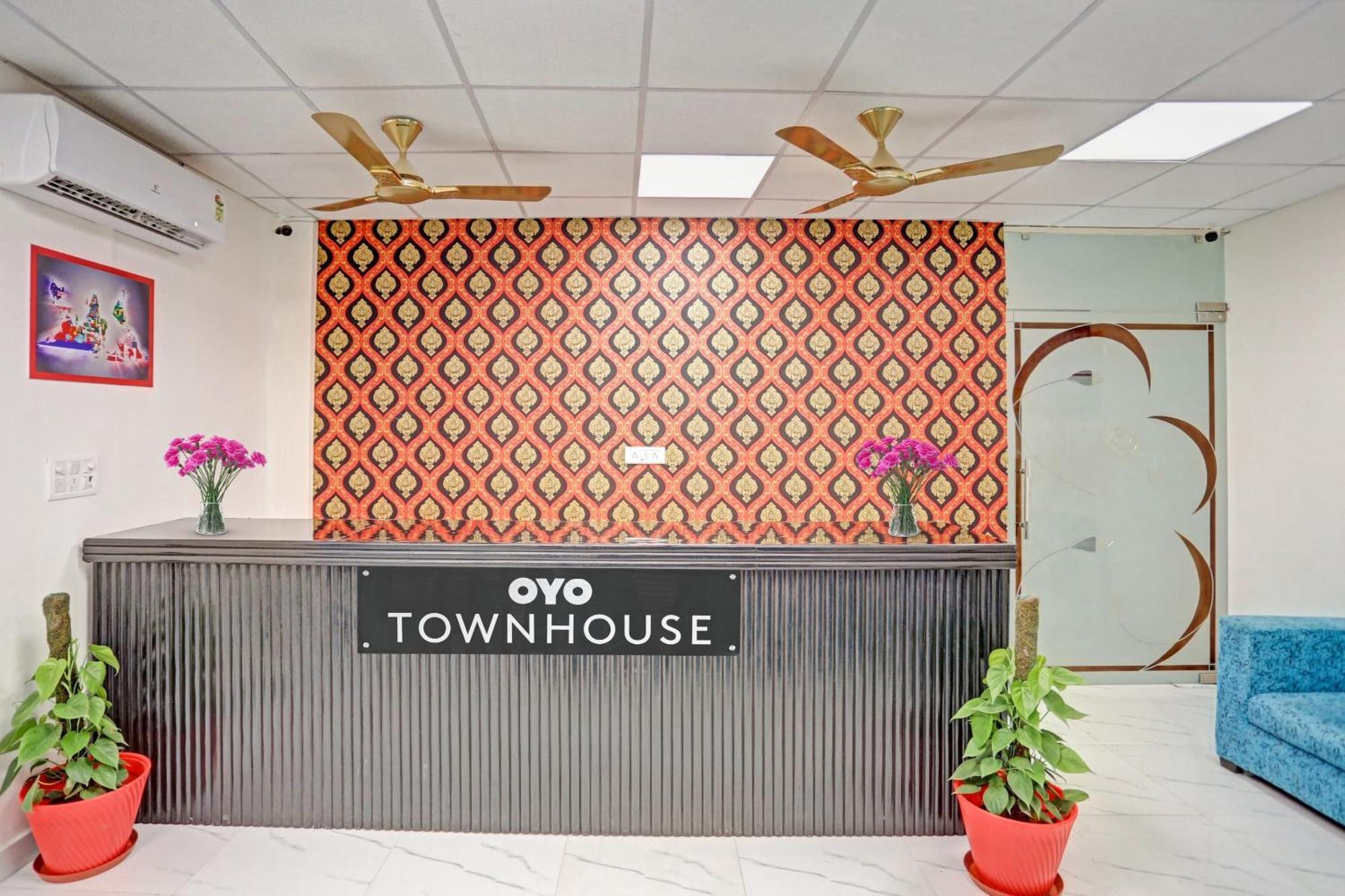 Hotel O Heritage Inn Noida Bagian luar foto
