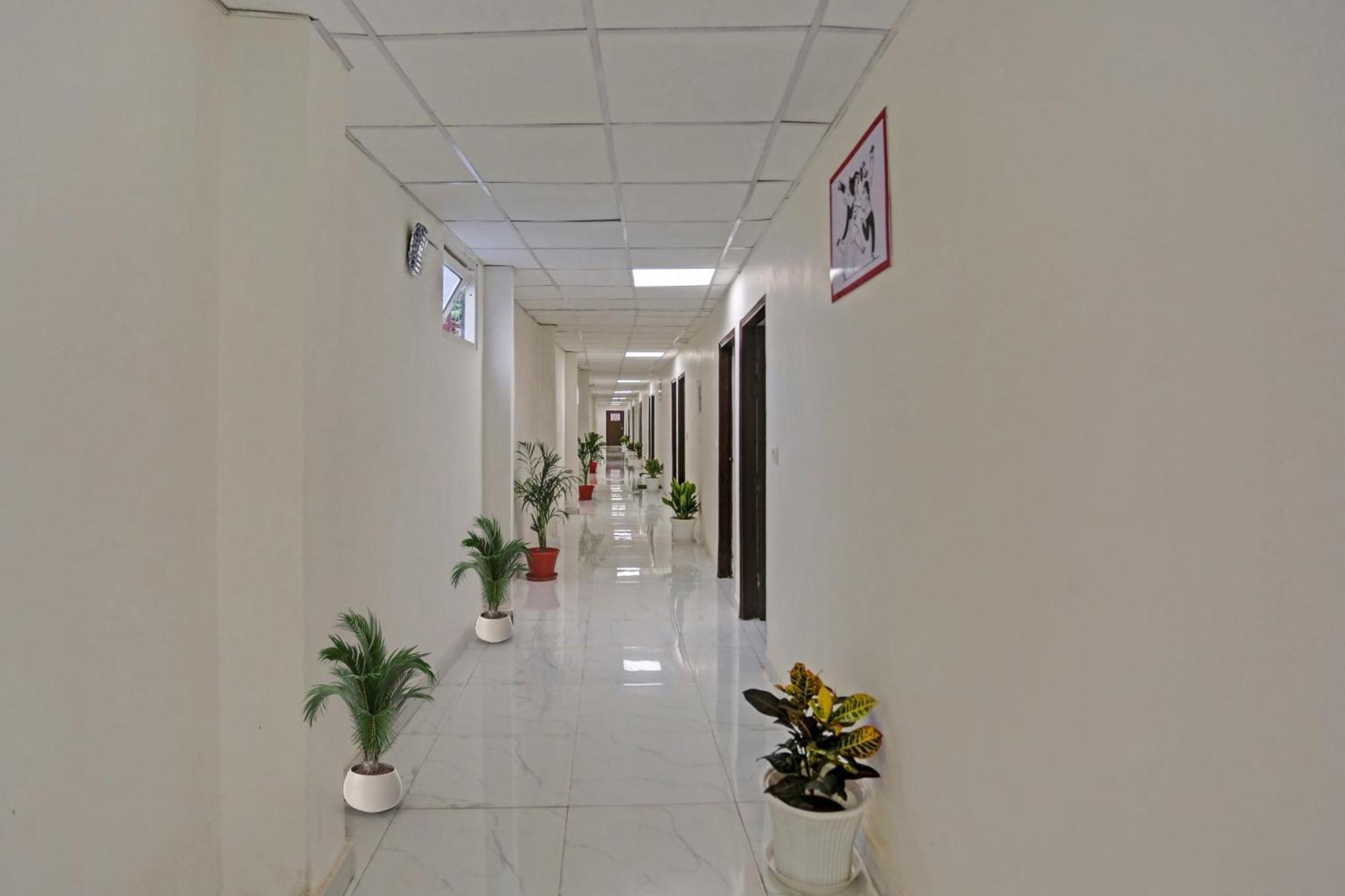 Hotel O Heritage Inn Noida Bagian luar foto